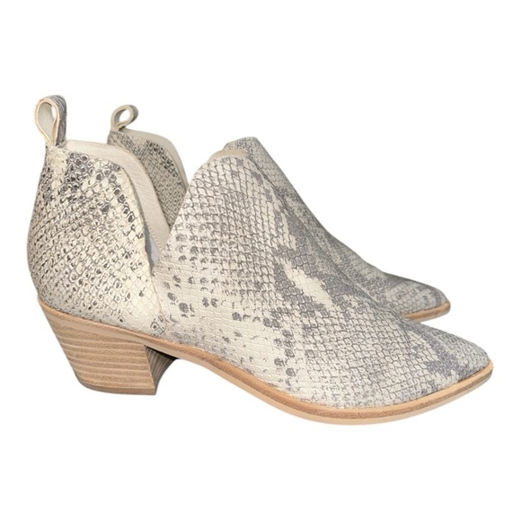 Dolce Vita Women's Sonni Snakeskin Ankle Bootie size 8 - Picture 4 of 9